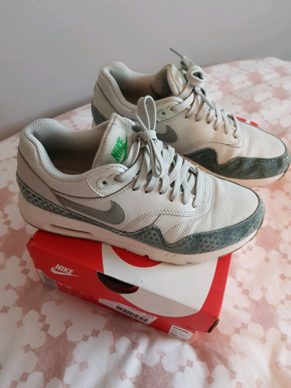 asics trainers dundee